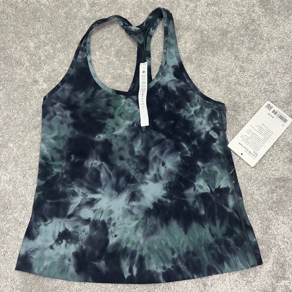 NWT lululemon tank size 8